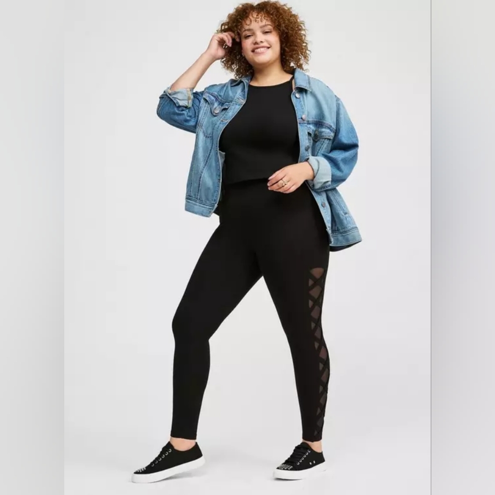 Torrid | Premium Legging - Lattice Mesh Side Insert Black | 3X